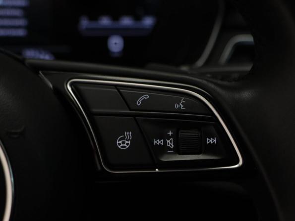 Audi A4 V (B9) Рестайлинг с пробегом 2021 года, цена 2 725 000 рублей, 44807 км, седан, Автокод Объявления