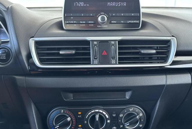Mazda 3 III (BM) с пробегом 2013 года, цена 995 000 рублей, 242170 км, седан, Автокод Объявления