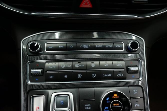 Hyundai Santa Fe IV Рестайлинг с пробегом 2021 года, цена 3 893 000 рублей, 76500 км, внедорожник, Автокод Объявления