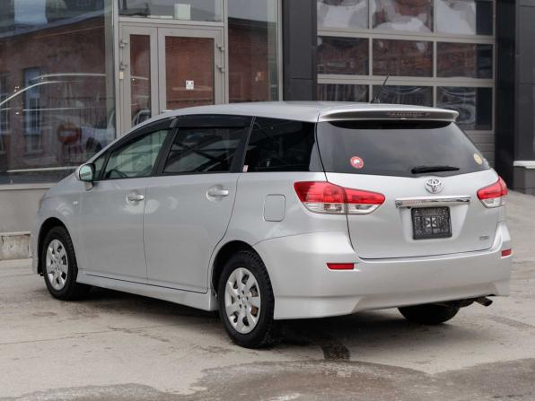 Toyota Wish II с пробегом 2011 года, цена 1 355 000 рублей, 237456 км, минивэн, Автокод Объявления