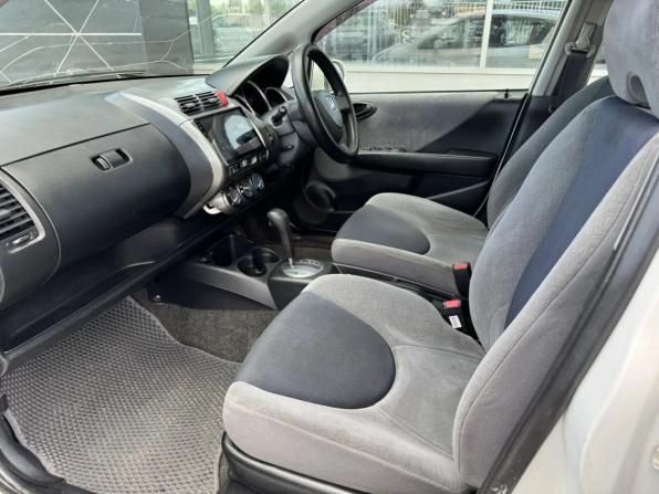 Honda Fit I с пробегом 2004 года, цена 350 000 рублей, 291899 км, хэтчбек, Автокод Объявления