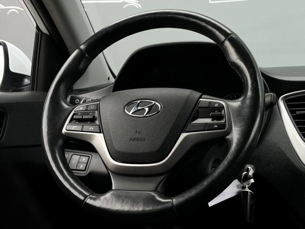 Hyundai Solaris II с пробегом 2019 года, цена 1 174 600 рублей, 139495 км, седан, Автокод Объявления