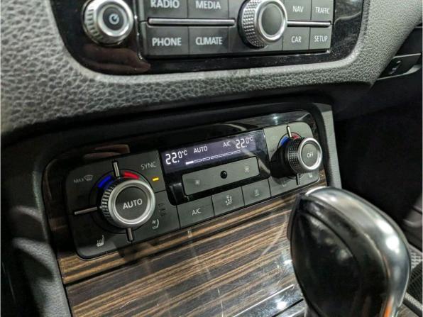 Volkswagen Touareg II Рестайлинг с пробегом 2016 года, цена 2 595 000 рублей, 248985 км, внедорожник, Автокод Объявления