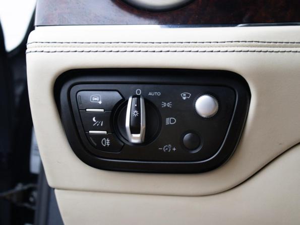 Bentley Bentayga I с пробегом 2016 года, цена 7 100 000 рублей, 143231 км, внедорожник, Автокод Объявления