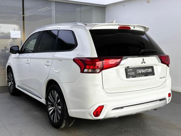 Mitsubishi Outlander III Рестайлинг 3 с пробегом 2022 года, цена 2 800 000 рублей, 41703 км, внедорожник, Автокод Объявления