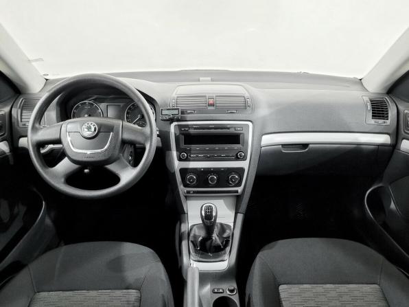 Skoda Octavia II (A5) Рестайлинг с пробегом 2012 года, цена 690 000 рублей, 297886 км, лифтбек, Автокод Объявления