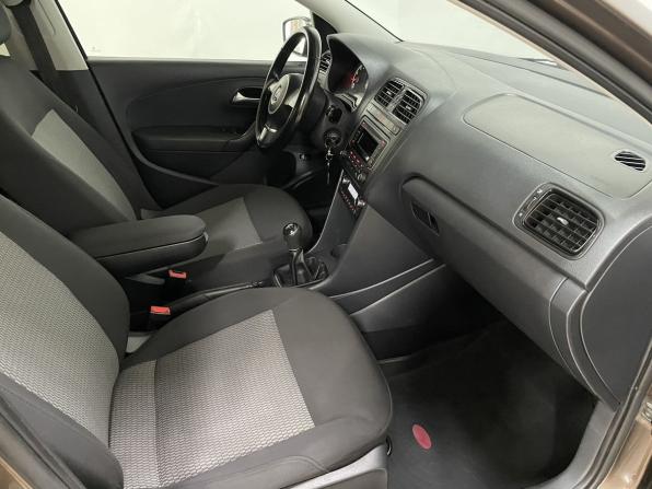 Volkswagen Polo V с пробегом 2015 года, цена 849 000 рублей, 223346 км, седан, Автокод Объявления