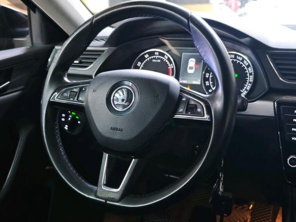 Skoda Superb III с пробегом 2015 года, цена 1 313 000 рублей, 347090 км, лифтбек, Автокод Объявления