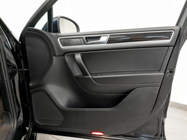 Volkswagen Touareg II Рестайлинг с пробегом 2016 года, цена 2 845 000 рублей, 141420 км, внедорожник, Автокод Объявления