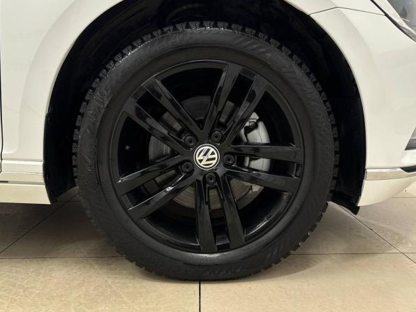 Volkswagen Passat B8 с пробегом 2019 года, цена 1 900 000 рублей, 122516 км, седан, Автокод Объявления