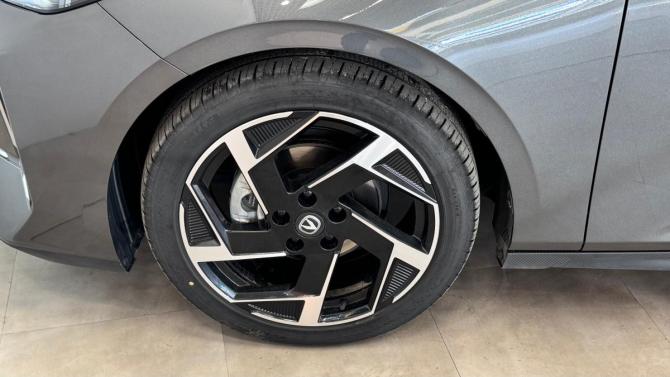 Changan Lamore с пробегом 2023 года, цена 1 950 000 рублей, 10122 км, седан, Автокод Объявления