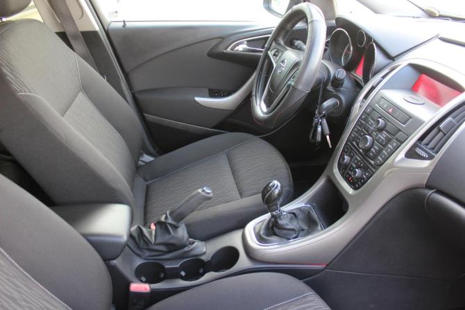 Opel Astra J Рестайлинг с пробегом 2013 года, цена 697 000 рублей, 242913 км, хэтчбек, Автокод Объявления