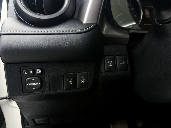 Toyota RAV4 IV (XA40) Рестайлинг с пробегом 2015 года, цена 2 400 000 рублей, 231856 км, внедорожник, Автокод Объявления