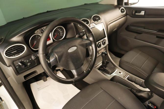 Ford Focus II Рестайлинг с пробегом 2011 года, цена 559 000 рублей, 227000 км, седан, Автокод Объявления