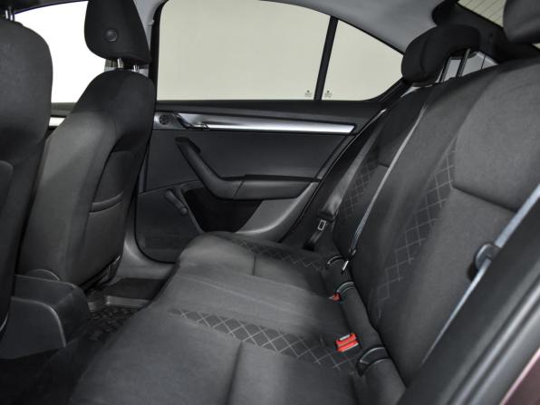 Skoda Octavia III (A7) Рестайлинг с пробегом 2017 года, цена 968 790 рублей, 320774 км, лифтбек, Автокод Объявления
