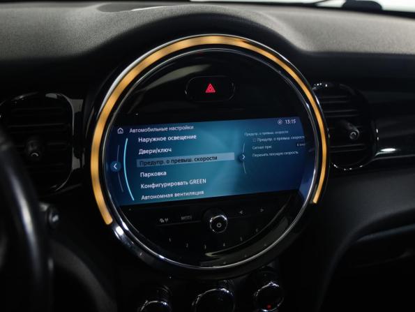 Mini Hatch III (F55/F56) Рестайлинг 2 с пробегом 2021 года, цена 2 399 000 рублей, 70681 км, хэтчбек, Автокод Объявления