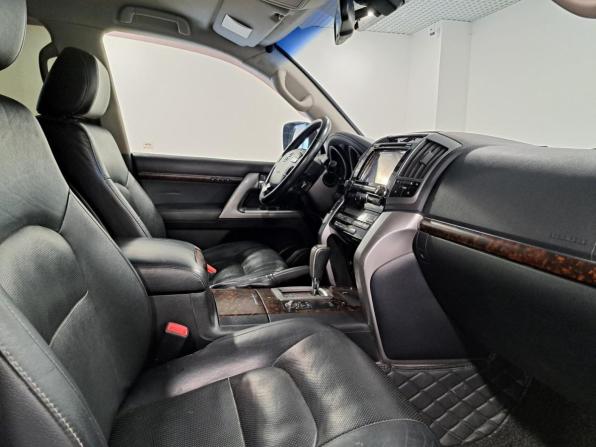 Toyota Land Cruiser 200 Series Рестайлинг 1 с пробегом 2014 года, цена 4 840 000 рублей, 110224 км, внедорожник, Автокод Объявления