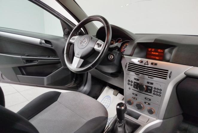 Opel Astra H Рестайлинг с пробегом 2012 года, цена 850 000 рублей, 150626 км, седан, Автокод Объявления