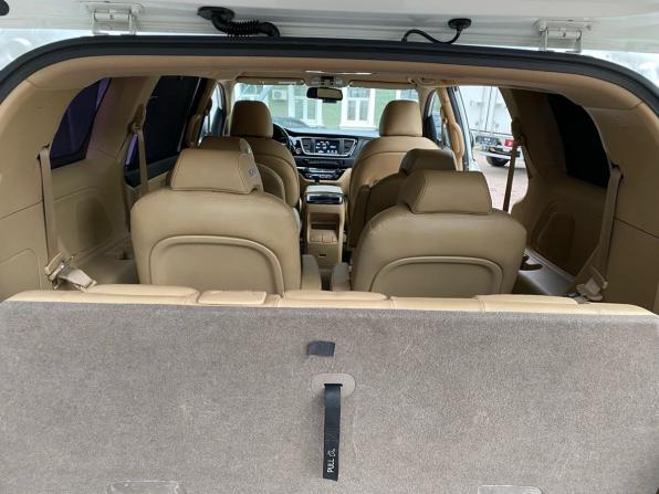 Kia Carnival III с пробегом 2017 года, цена 2 359 000 рублей, 126164 км, минивэн, Автокод Объявления