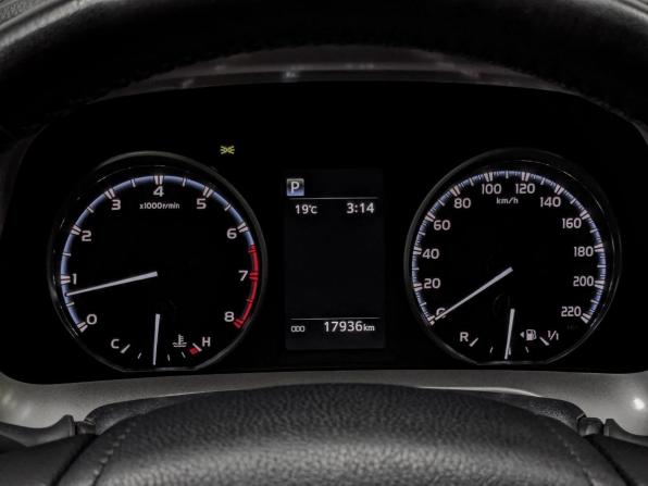 Toyota RAV4 IV (XA40) Рестайлинг с пробегом 2018 года, цена 2 740 000 рублей, 17934 км, внедорожник, Автокод Объявления