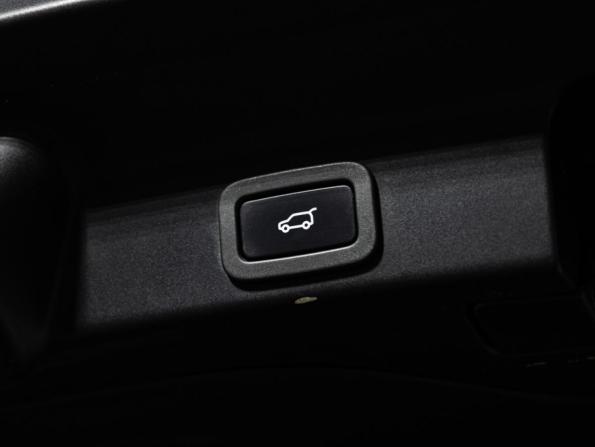 Jaguar F-Pace I с пробегом 2017 года, цена 2 179 585 рублей, 191860 км, внедорожник, Автокод Объявления