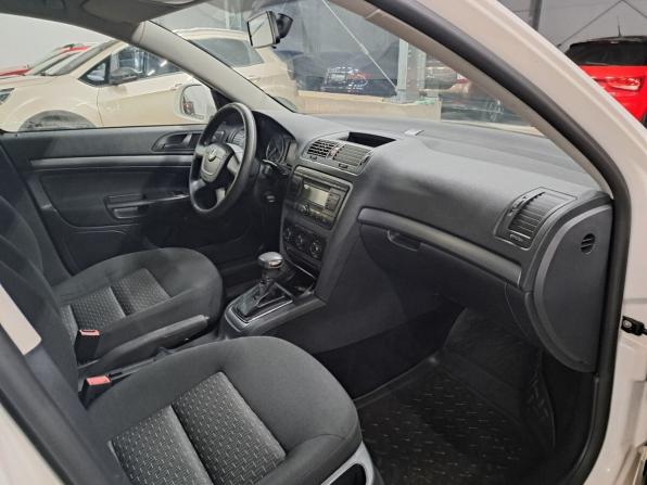 Skoda Octavia II (A5) Рестайлинг с пробегом 2011 года, цена 710 000 рублей, 180000 км, лифтбек, Автокод Объявления