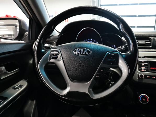 Kia Rio III Рестайлинг с пробегом 2016 года, цена 909 200 рублей, 134707 км, седан, Автокод Объявления