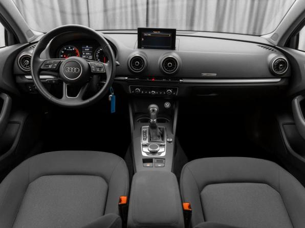 Audi A3 III (8V) Рестайлинг с пробегом 2019 года, цена 2 340 000 рублей, 76106 км, седан, Автокод Объявления