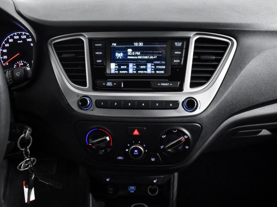 Hyundai Solaris II Санкт-Петербург  - изображение 16