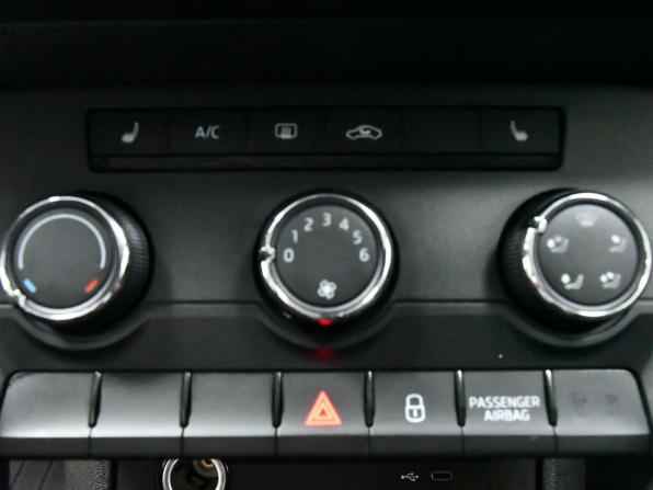 Skoda Karoq I с пробегом 2021 года, цена 2 337 000 рублей, 75000 км, внедорожник, Автокод Объявления