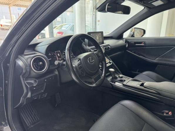 Lexus IS III Рестайлинг 2 с пробегом 2022 года, цена 3 550 000 рублей, 50845 км, седан, Автокод Объявления