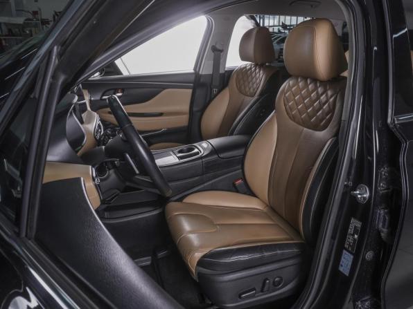 Hyundai Santa Fe IV Рестайлинг с пробегом 2023 года, цена 4 570 000 рублей, 31460 км, внедорожник, Автокод Объявления