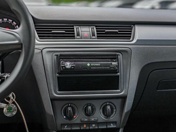 Skoda Rapid I с пробегом 2014 года, цена 1 030 000 рублей, 106741 км, лифтбек, Автокод Объявления