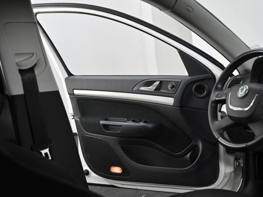 Skoda Octavia II (A5) Рестайлинг Москва  - изображение 9