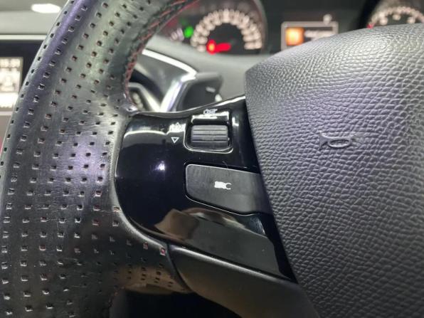 Peugeot 308 II с пробегом 2015 года, цена 1 569 000 рублей, 111900 км, универсал, Автокод Объявления