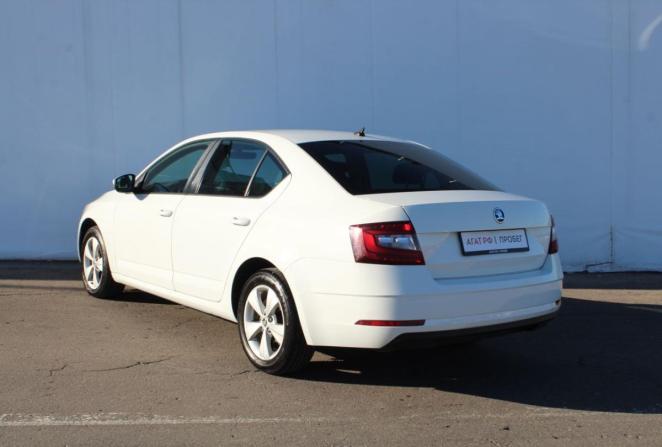 Skoda Octavia III (A7) Рестайлинг с пробегом 2018 года, цена 1 275 000 рублей, 274811 км, лифтбек, Автокод Объявления