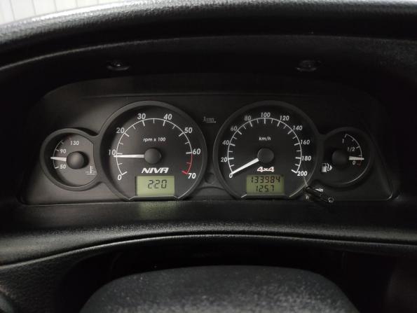 Chevrolet Niva I Рестайлинг с пробегом 2017 года, цена 670 000 рублей, 133984 км, внедорожник, Автокод Объявления