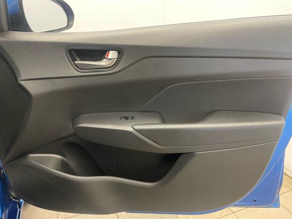 Hyundai Solaris II с пробегом 2018 года, цена 1 328 000 рублей, 92300 км, седан, Автокод Объявления