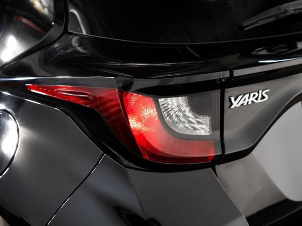 Toyota Yaris IV с пробегом 2020 года, цена 1 090 300 рублей, 60241 км, хэтчбек, Автокод Объявления