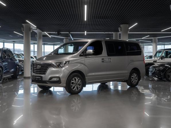 Hyundai Grand Starex I Рестайлинг 2 с пробегом 2018 года, цена 3 800 000 рублей, 65395 км, минивэн, Автокод Объявления