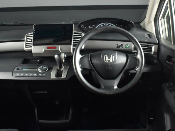 Honda Freed I Рестайлинг с пробегом 2012 года, цена 969 999 рублей, 130231 км, компактвэн, Автокод Объявления