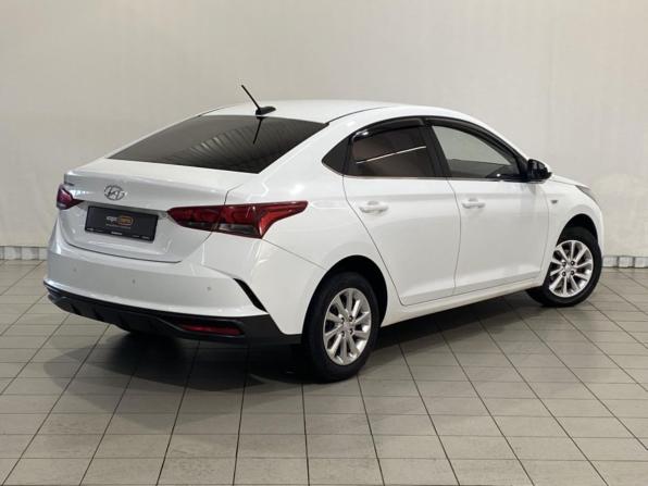 Hyundai Solaris II Рестайлинг с пробегом 2020 года, цена 1 695 000 рублей, 55340 км, седан, Автокод Объявления