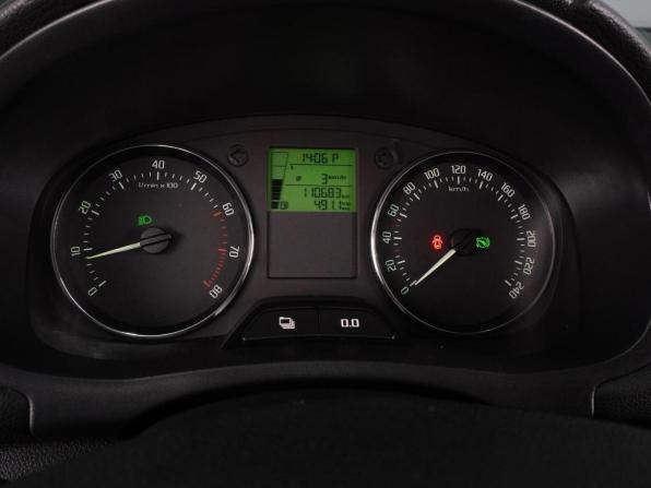 Skoda Fabia II Рестайлинг с пробегом 2011 года, цена 774 000 рублей, 110683 км, хэтчбек, Автокод Объявления
