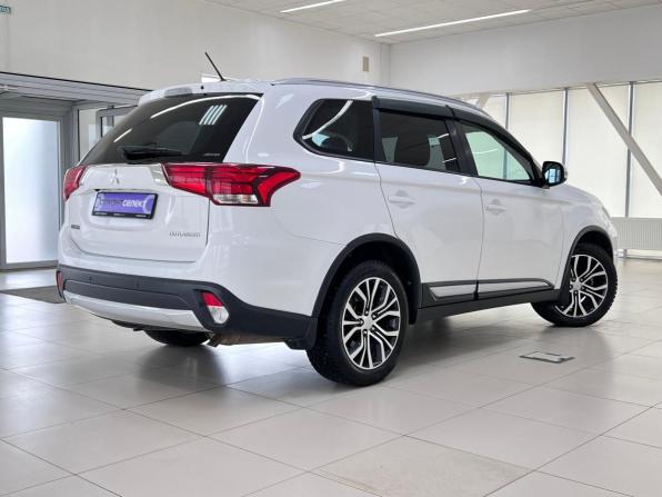Mitsubishi Outlander III Рестайлинг 2 с пробегом 2016 года, цена 1 885 000 рублей, 113112 км, внедорожник, Автокод Объявления