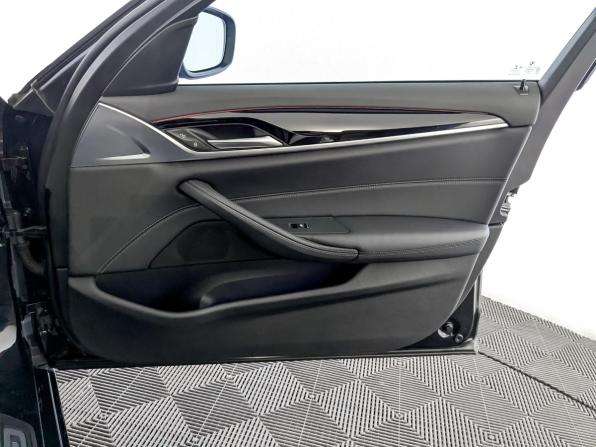 BMW 5 серии VII (G30/G31/G38) Рестайлинг с пробегом 2022 года, цена 5 000 000 рублей, 61008 км, седан, Автокод Объявления