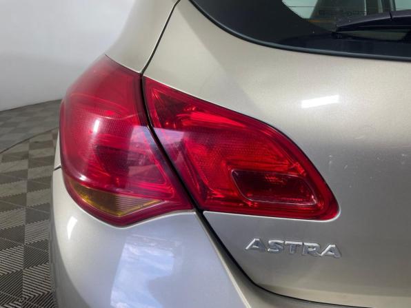 Opel Astra J с пробегом 2011 года, цена 620 000 рублей, 192075 км, хэтчбек, Автокод Объявления