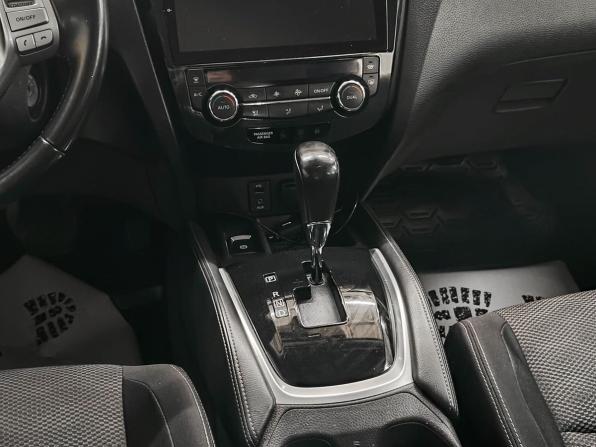 Nissan Qashqai II с пробегом 2015 года, цена 1 149 300 рублей, 201885 км, внедорожник, Автокод Объявления