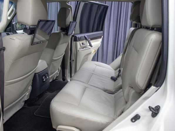 Mitsubishi Pajero IV Рестайлинг 2 с пробегом 2019 года, цена 3 798 000 рублей, 42300 км, внедорожник, Автокод Объявления