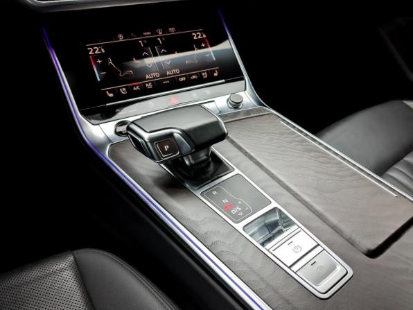 Audi A6 V (C8) с пробегом 2021 года, цена 4 150 000 рублей, 91465 км, седан, Автокод Объявления