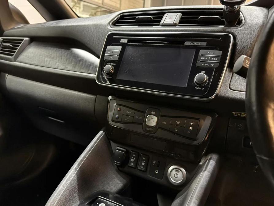 Nissan Leaf II (ZE1) Красноярск  - изображение 11